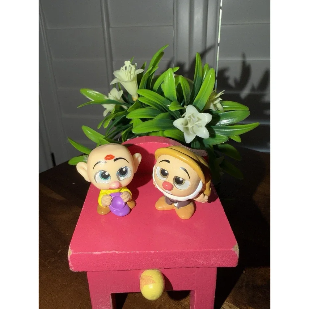 Disney‎ Doorables Figure Dopey  Sneezy Snow White & The Seven Dwarfs Series 6